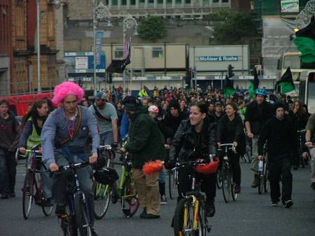 Click on image to see full-sized version Struggling up Parnell Square