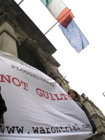 banner_flag_lisa_small.jpg